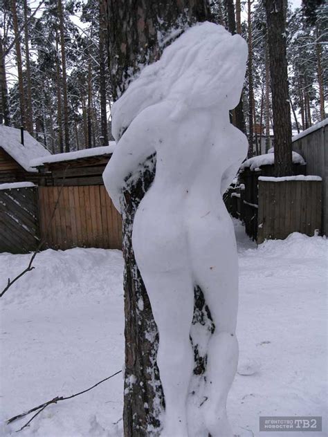 snowwoman imgur