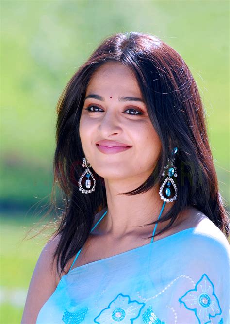 beauty galore hd anushka shetty blue saree closeup