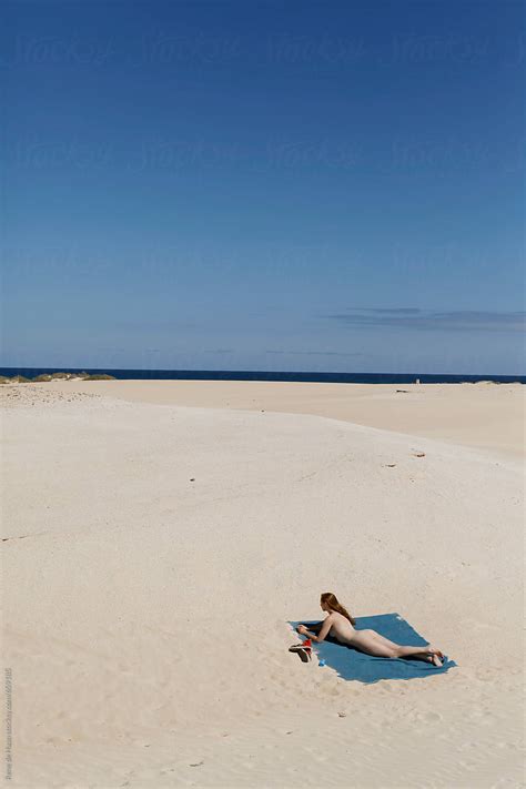 Busty Blonde Getriin Kivi Shows Her Naked Body On A Deserted Beach