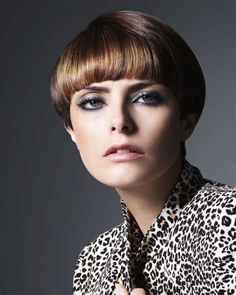 Hey Ladies Best 13 Short Haircuts For Round Faces Inspirations You Can