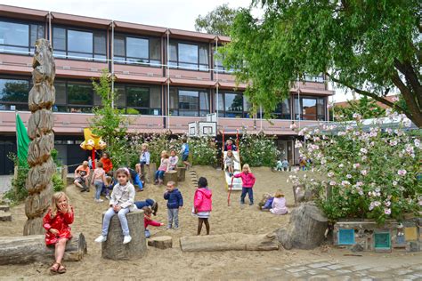 basisschool de regenboog opent nieuwbouw met sportkooien op dak stad gent persruimte