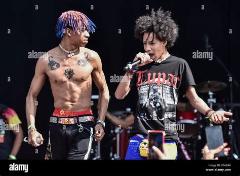 Wantagh Ny Usa 20th Aug 2017 Ayo And Teo On Stage For