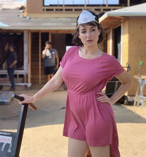 Baggy Top Cant Hide How Busty Milana Vayntrub Is R 2busty2hide