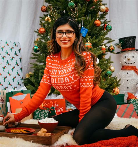 mia khalifa shares first christmas card with future husband and some