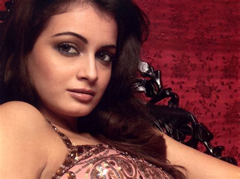 hot and sexy bollywood actress diya mirza wallpapers