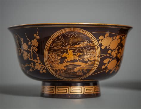 pair  japanese antique lacquer bowls  makie landscapes naga antiques