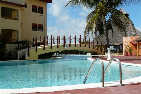 hotel cancun clipper club      places  stay  cancun