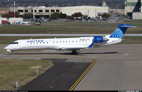 bombardier crj  cl   united express gojet airlines