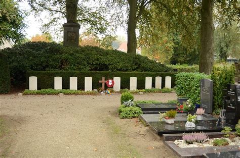 st oedenrode roman catholic churchyard world war  cemeteries  photographic guide