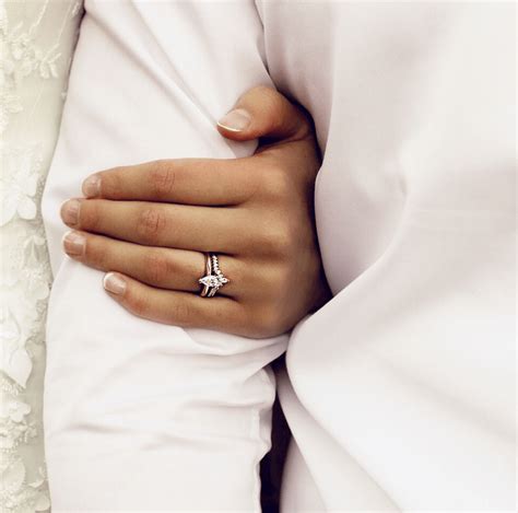 wear  engagement ring   wedding day larsen jewellery