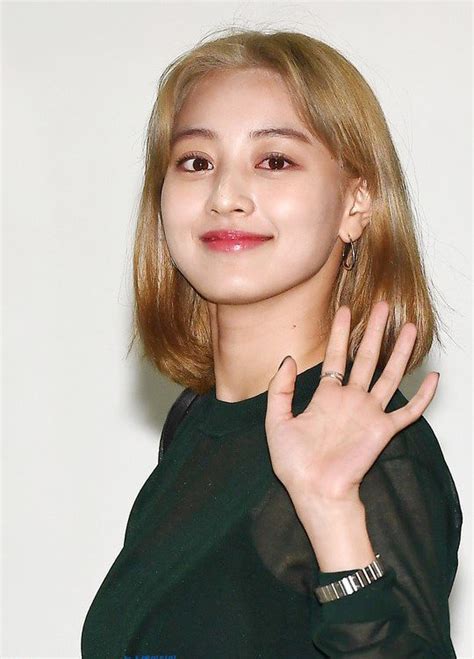 twice s jihyo dyes her hair blonde for the first time and fans are hyped koreaboo