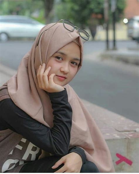 Hangat Cewe Cantik Hijab Terbaru