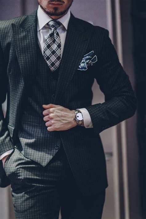 How To Dress Like Harvey Specter In A Three Piece Suit Bespoke Suit
