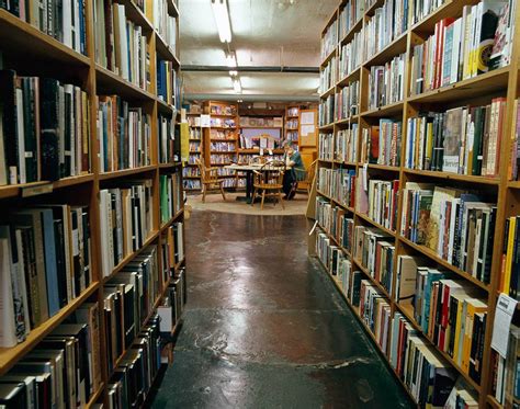 exploring  shelves  chicagos  bookstores urbanmatter