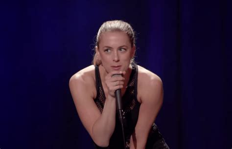 your first look at iliza shlesinger s confirmed kills netflix special