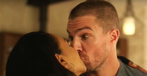 first elseworlds crossover teaser has a very awkward kiss