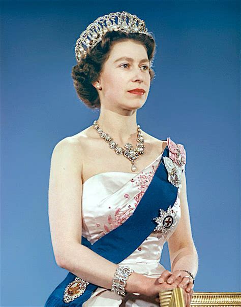Queen Elizabeth Ii First Monarch To Reach Sapphire