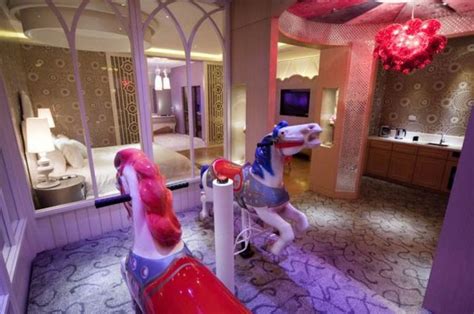 See The Inside Of Japanese Love Hotels 21 Pics