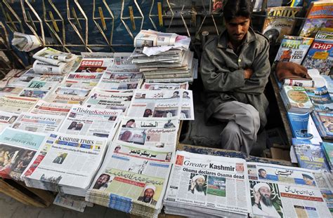 long  print media  beginning     indian newspapers    started