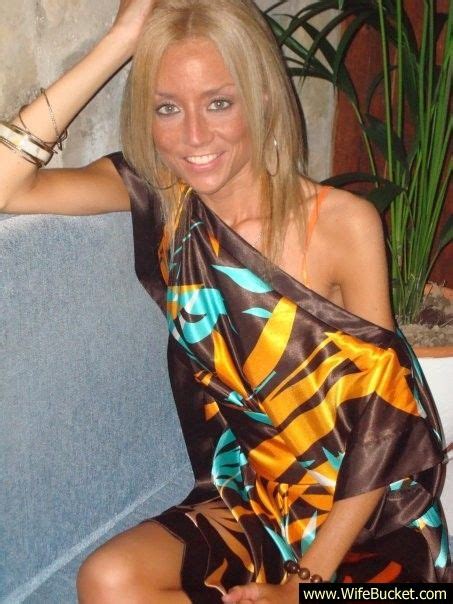 Tanned Milf Wife With A Great Smile Milfs And Cougars