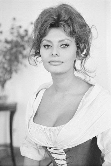 Stunning Photos Of Sophia Loren Show Why There Was No One