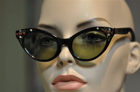 vintage cat eye sunglasses rhinestone embellishments so