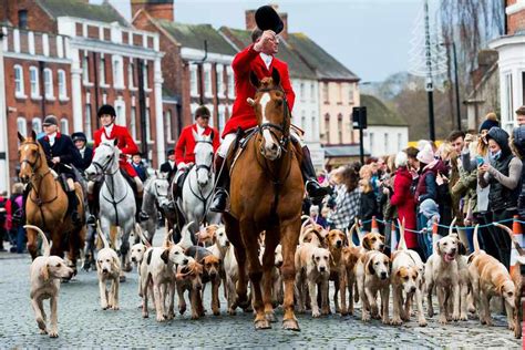 pictures thousands  shropshire streets   boxing day hunt shropshire star