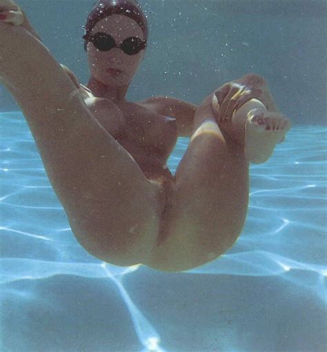 vintage nude swimming bobs and vagene