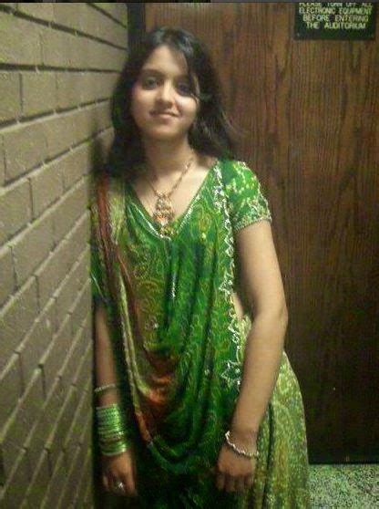 Nude Indian College Girls And Aunties Very Hot And Sexy