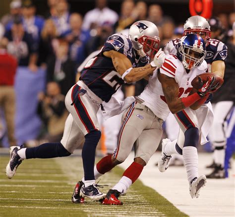 giants mario manningham makes a key catch with shades of