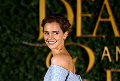 Emma Watson Explains Why She No Longer Takes Pictures With Fans Metro
