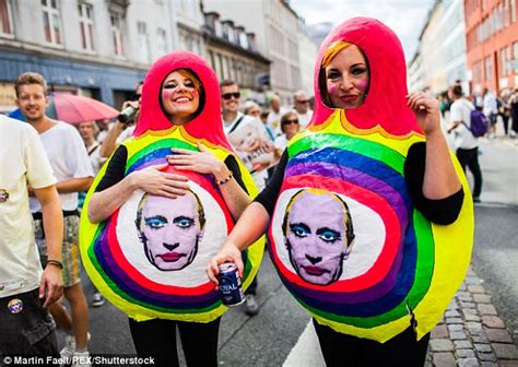 Putin Bans Meme Showing Himself As A Gay Clown In Makeup Daily Mail