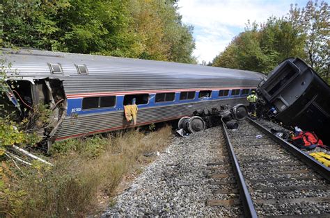 Amtrak Train From Vermont To D C Derails Injuring 7