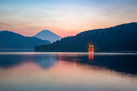 explore lake ashinoko — one of the most beautiful lakes in japan
