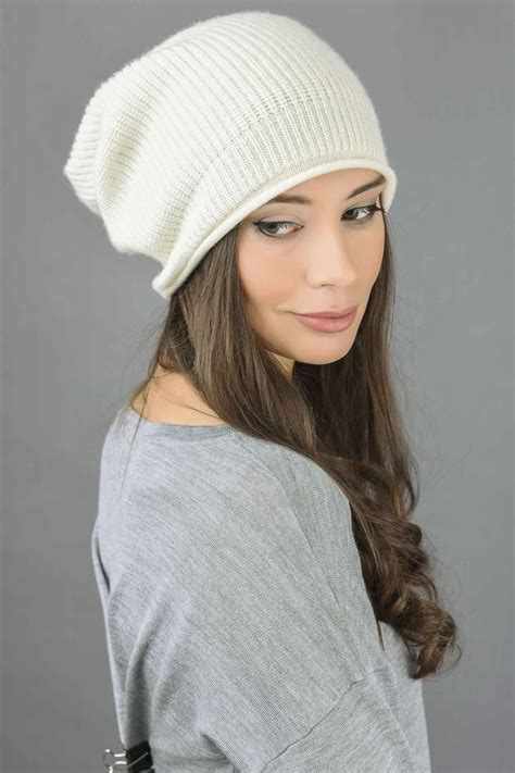 pure cashmere ribbed knitted slouchy beanie hat in cream white italy in
