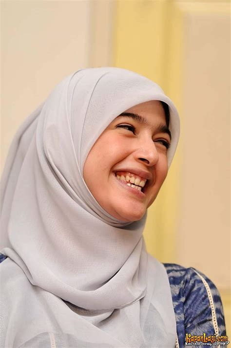 kumpulan foto cantik cewek berjilbab hot asal berbagi