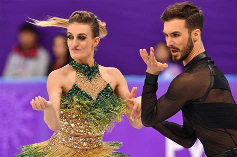 gabriella papadakis wardrobe malfunction steals spotlight during short