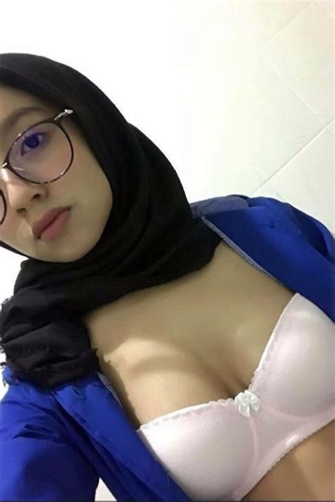 Foto Tetek Bulat - Foto Tetek Awek | SexiezPix Web Porn