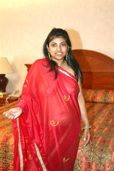 fat model in indian sari