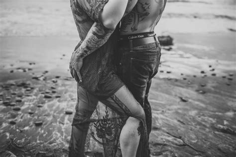 this couple met right before taking these sexy beach photos popsugar love and sex photo 35