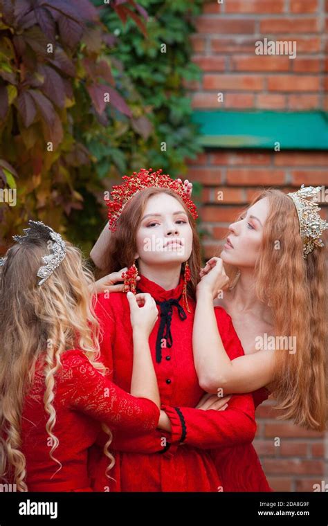 Russian Girls Are Beautiful Russian National Traditions Sisters In
