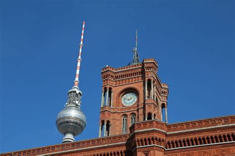 berlins rotes rathaus blogatinberlin