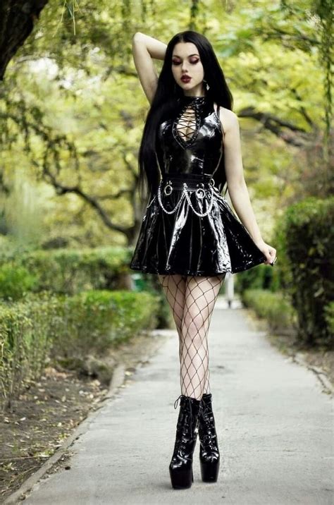 pin by ¡dark gothic macabre on góticas gothic outfits gothic