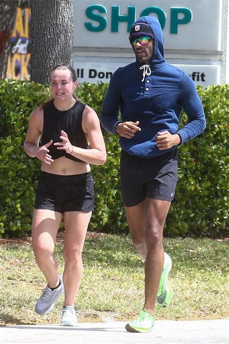 Hannah Brown Goes Jogging With Her Trainer During Self Quarantine In