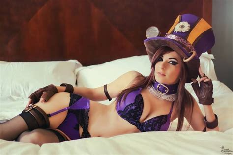 super sexy and pretty danielle beaulieu with her caitlyn costume…well some of the costume photo