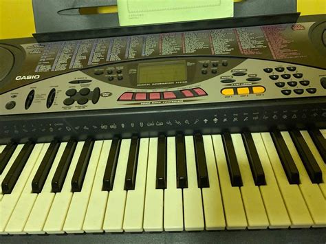 electronic keyboard casio lk  hobbies toys  media musical