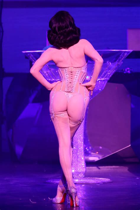 Dita Von Teese Sexy And Topless 12 Photos Video