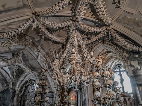 ossuarium van sedlec bottenkerk bij praag   travel stories