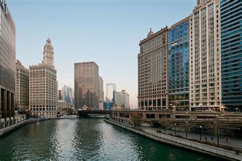 river hotel  chicago  rates deals  orbitz