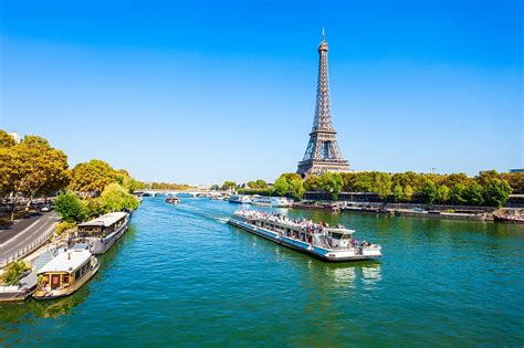 river seine  paris  famous historical  cultural hub  paris  guides